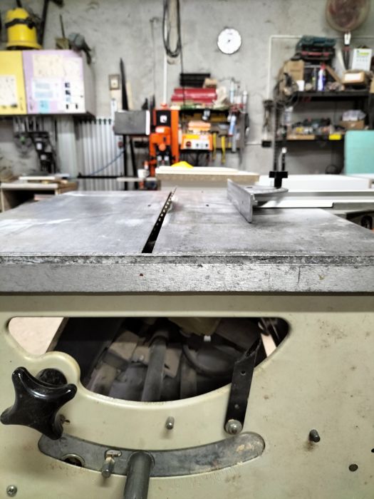 Настолен циркуляр AEG 65