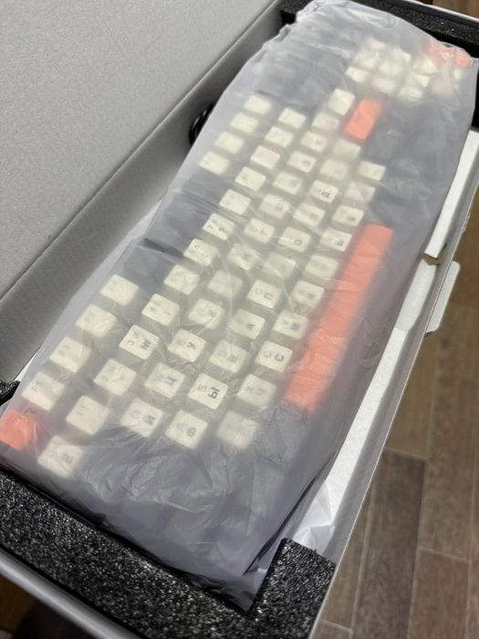 Клавиатура и мышка новый оригинальный