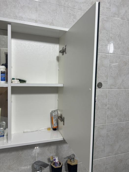 Мойка с зеркалом  шкафом