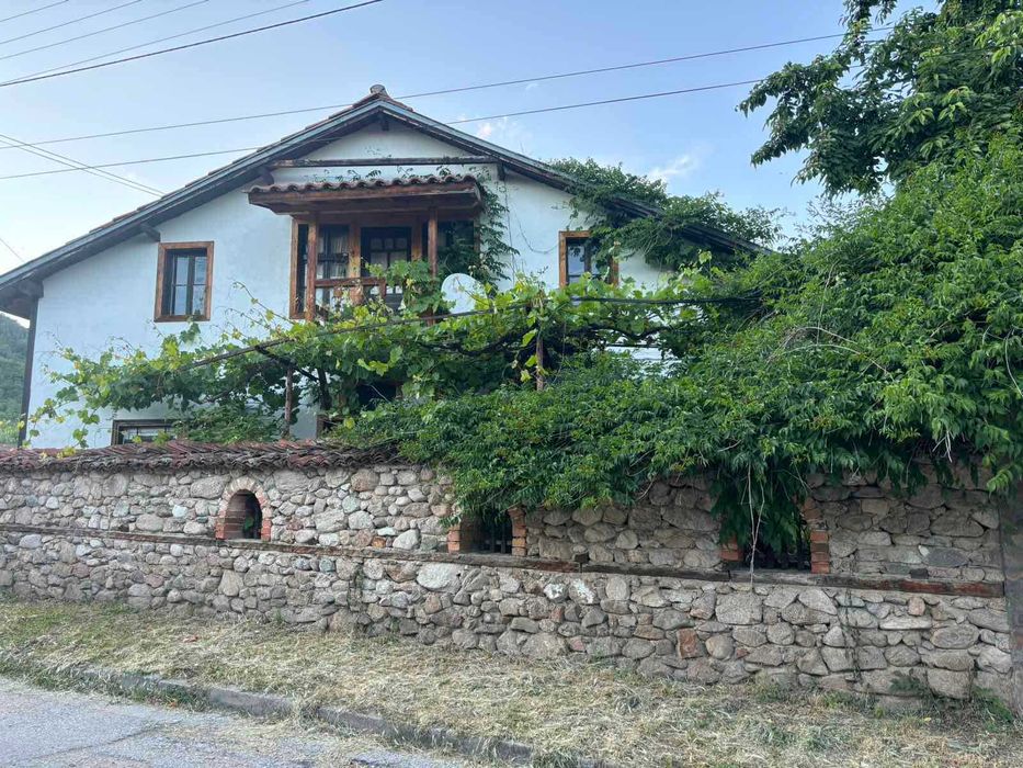 КЪЩА с РЗП 140 кв.м, двор 900 кв.м, село Розино