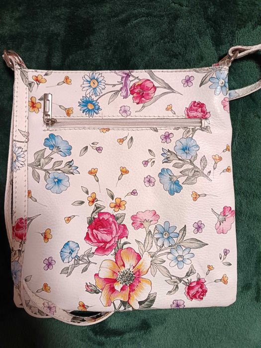 Poșetă piele naturala, motiv floral. Noua