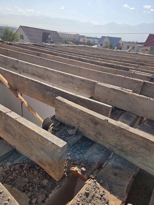 Дерево на крышу, черный потолок