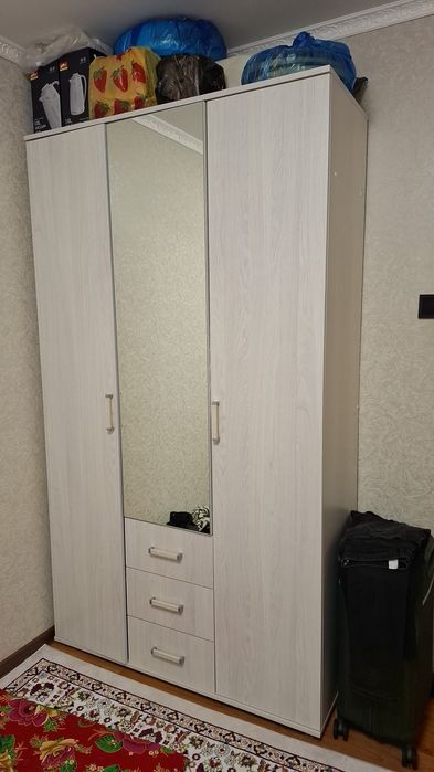 Шкаф белый красивый