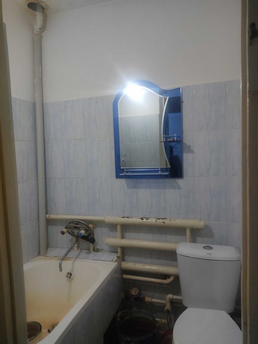 Срочно Марказда енида гиштдан 1 хонали 2 хонали килинган квартира