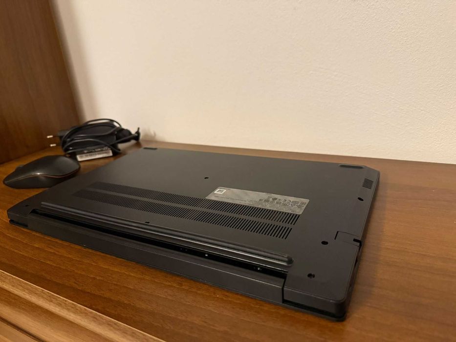 Lenovo Ryzen 7 5700U 16GB RAM SSD 512 Laptop Business Rapid + Win 11