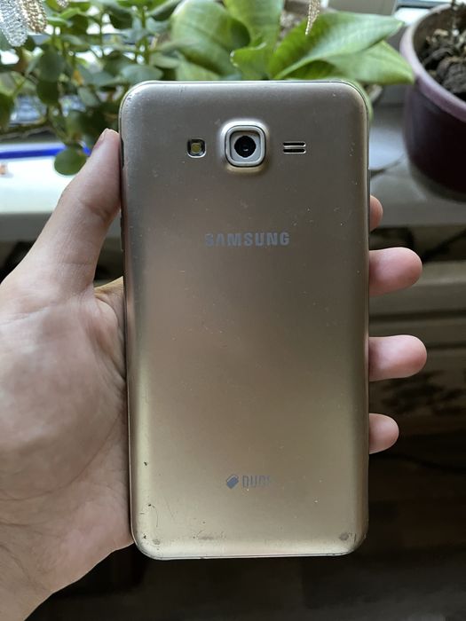 Samsung Galaxy J7
