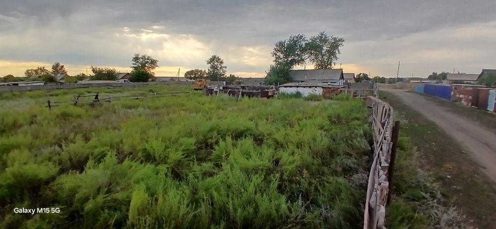 Продам 2 дома с большой территорией
