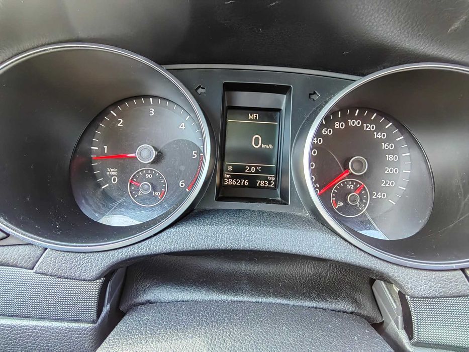 Vând Volkswagen Golf VI Variant – 1.6 TDI, 105 CP, 2012