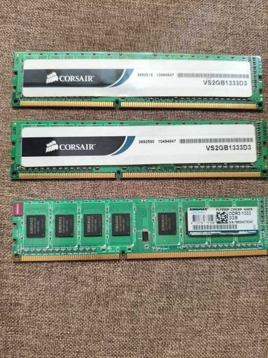 Memorii RAM DDR3 (3x2GB)