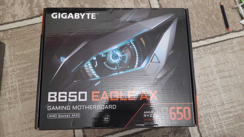Kit Gaming GIGABYTE B650 EAGLE AX WIFI + AMD Ryzen 5 8400F ,nou