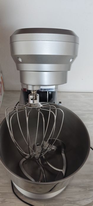 Leadbros миксері сатылады