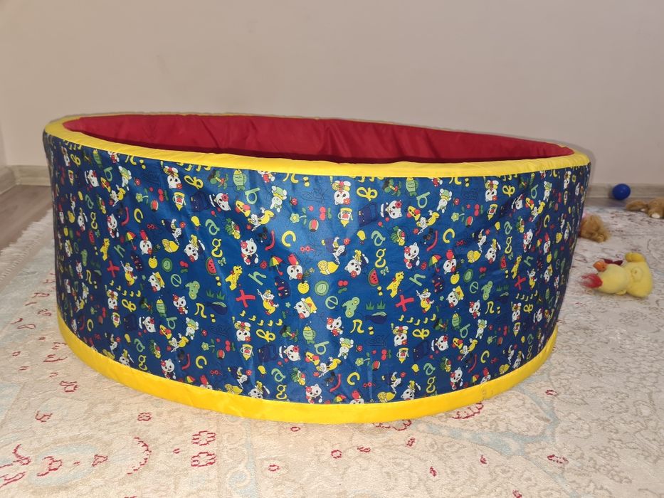 Сухой бассейн с шариками