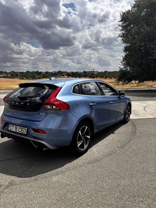 Volvo V40 R design
