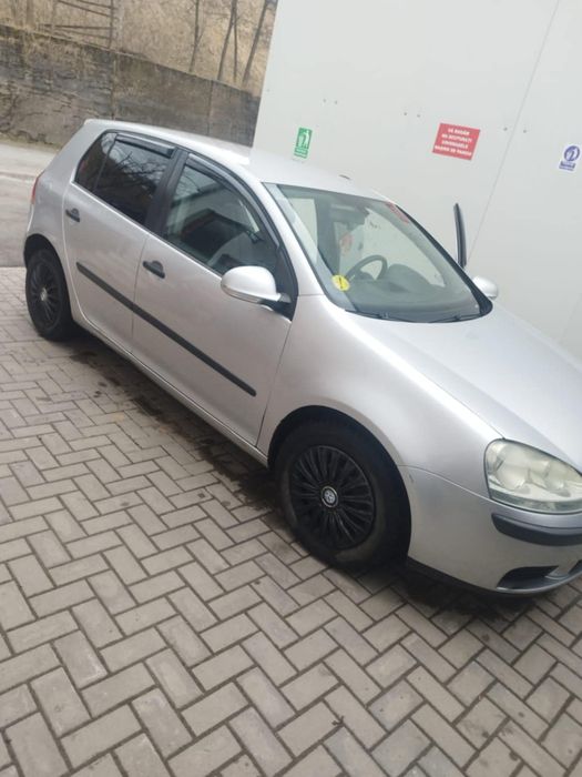 Vând golf 5 1.6 benzina