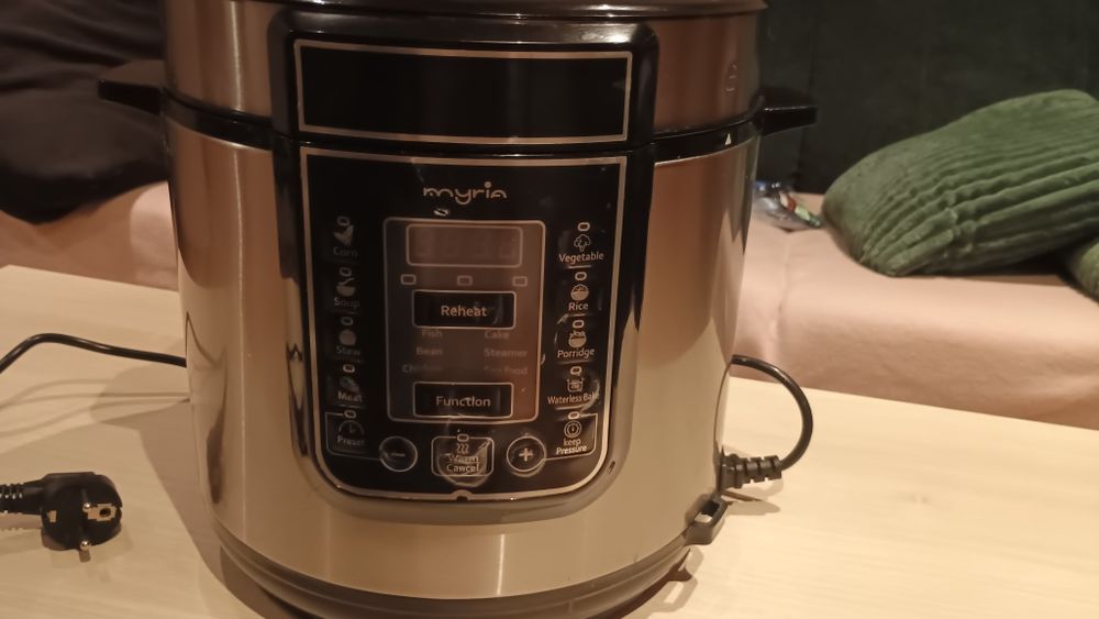 Multi cooker Myria MY4450