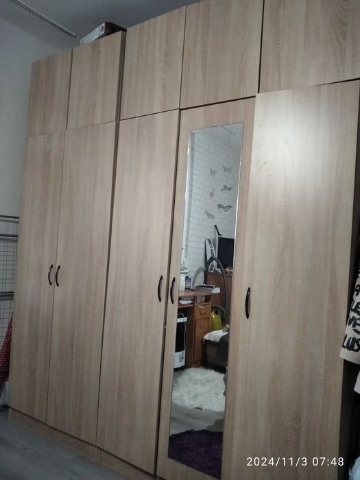 Двукрилен и трикрилен гардероб с надстройки