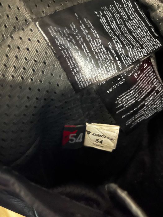 Кожен мото панталон DAINESE DELTA C4 ,протектори,оригинален,слайдери 54-L