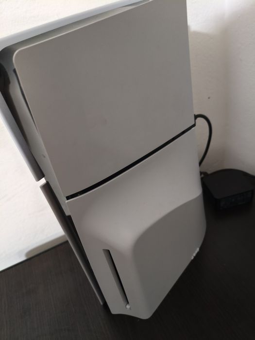 Ps5 slim d-chassis 1tb+rdr2disck+toate jocurile din imagine +abonament