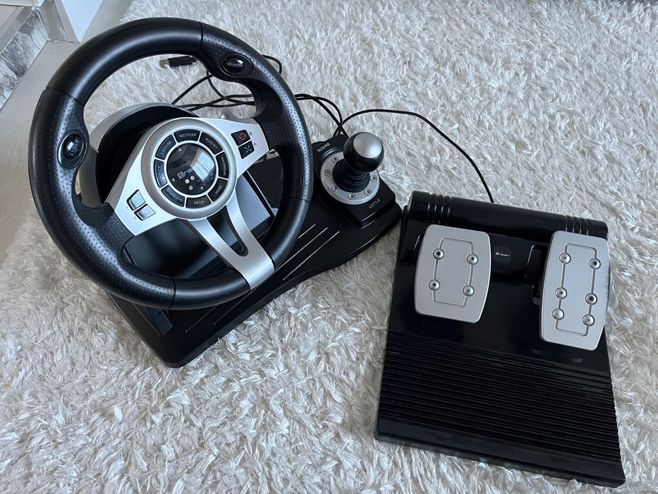 Волан и педали за PlayStation 4