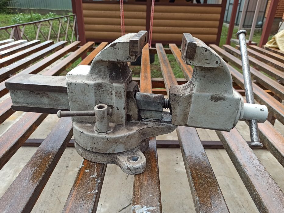 Тиски слесарные 125мм