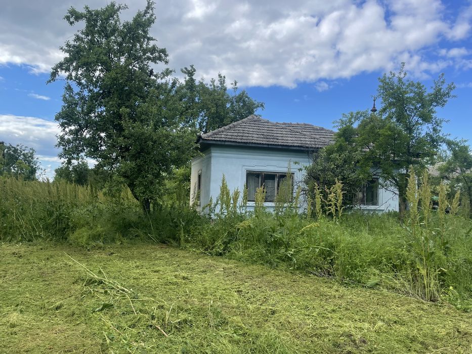 Vand Casa cu teren 2050mp in Dragoesti, Valcea