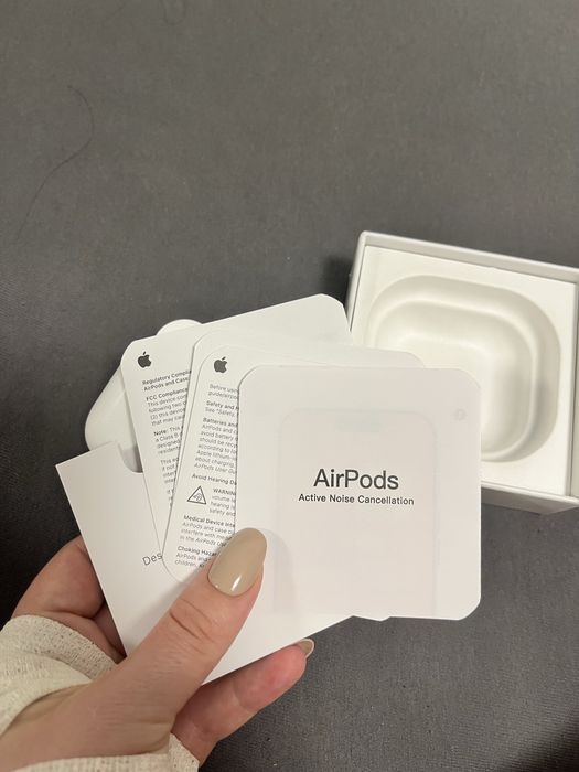 Casti Airpods 4 (2024)