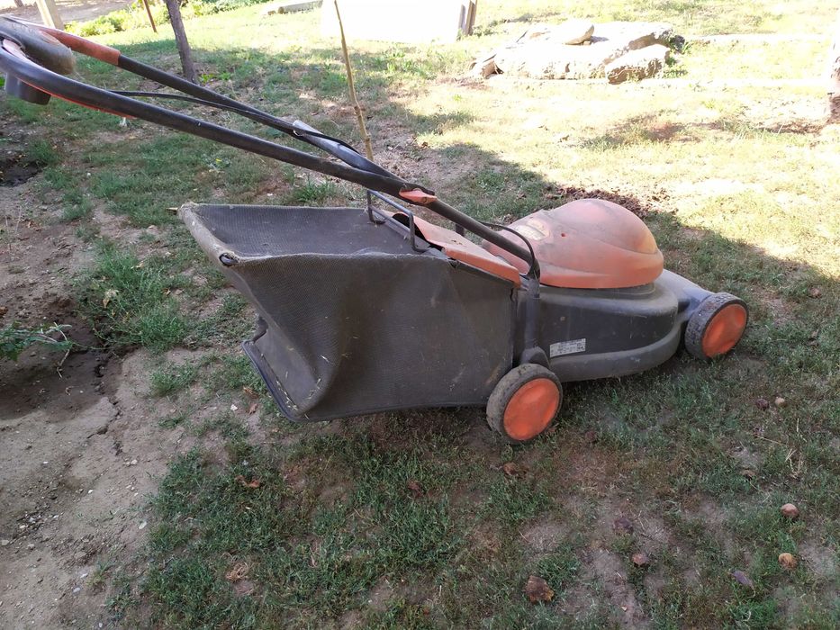 Electrolux mașină tuns iarba