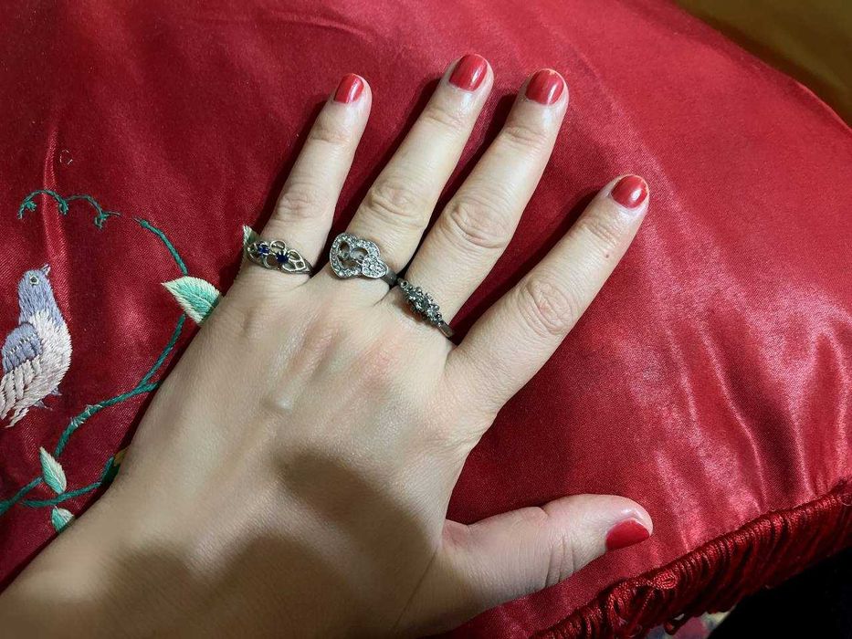 Продаются оригинальные колечки бижутерия, дешево