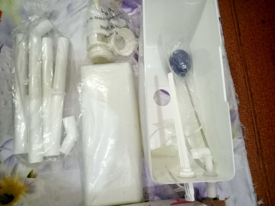 Бак для туалета навесной, Новый.