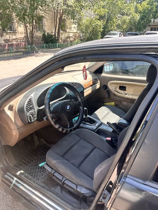 Продам BMW E36 механика