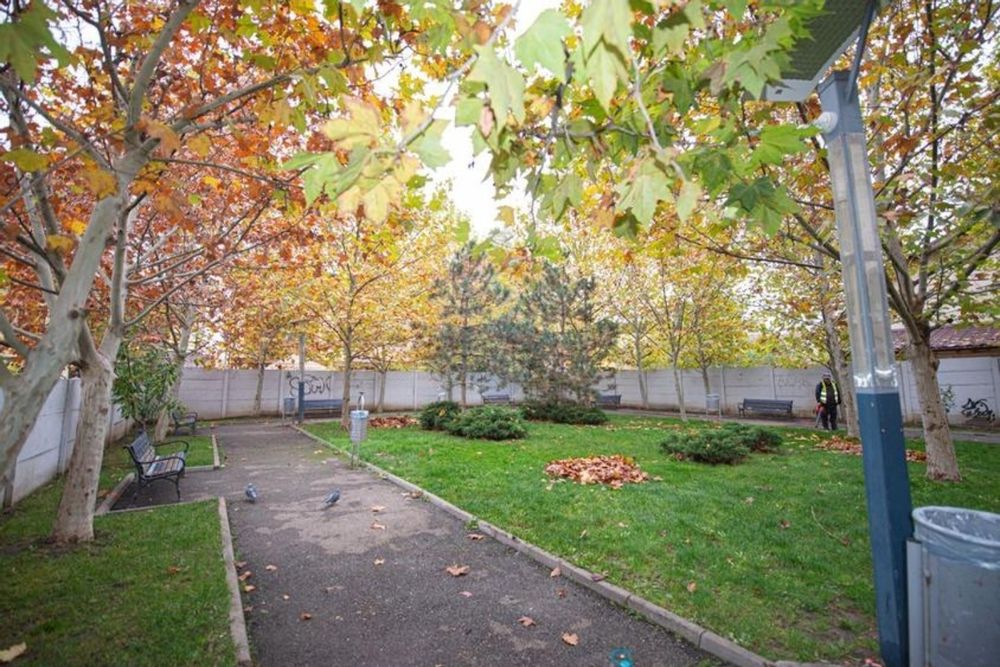 Vand apartament 4 camere in Prelungirea Ghencea, Cartierul Latin