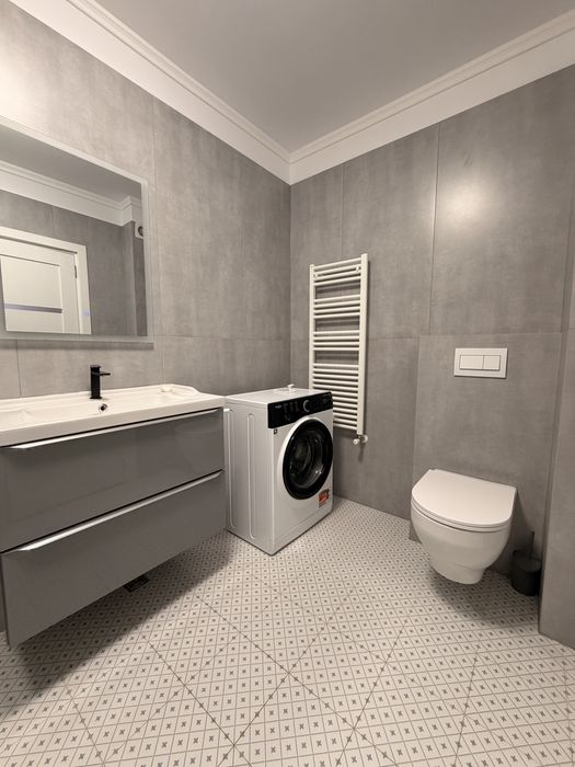 Vand apartament 2 camere , zona BMW , langa viitorul  Spital Regional , complet mobilat, utilat .