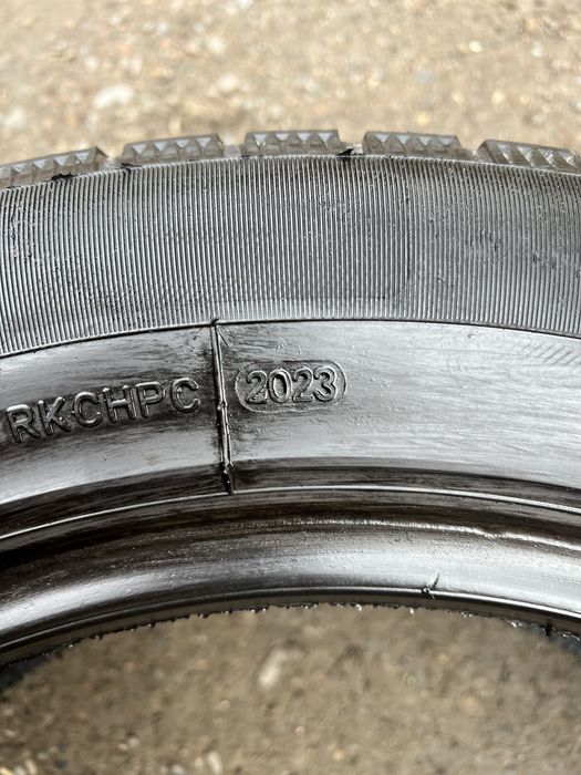 Продам резину пара 215/60/17