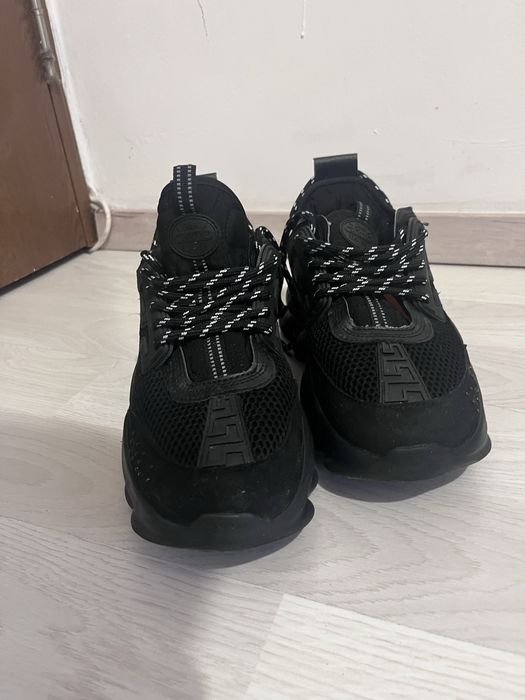 Versace chain reaction