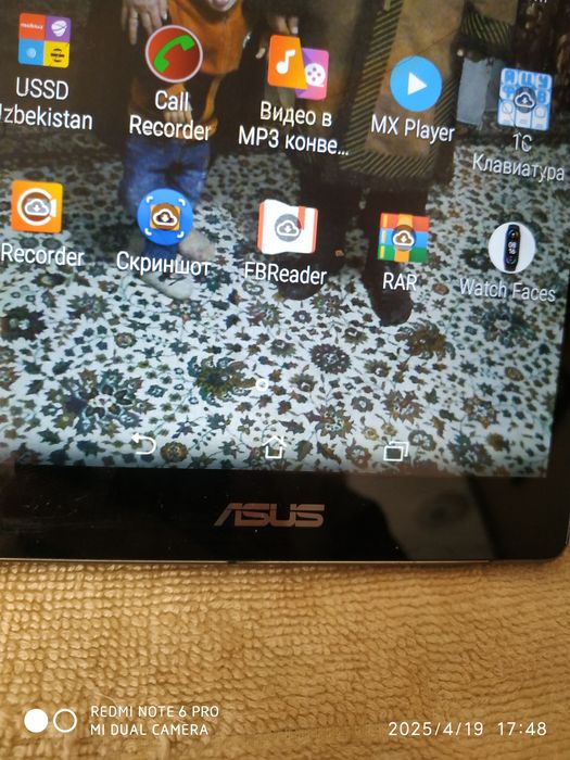 Планшет Asus ZenPad 8.0 Дисплей 8дюм оперативка 2гига внутрений 32гига