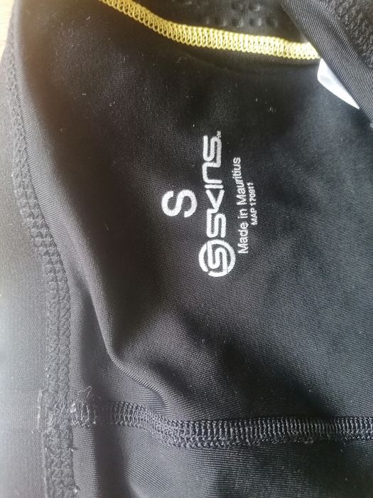 Egari colanti Skins compresie + cadou manecute Skins mma ufc k1 alergare trail running cros