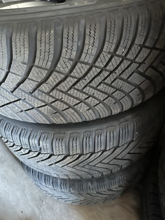 Джанти за Ауди  а4 225/50/17 (дот25)зимни гуми!