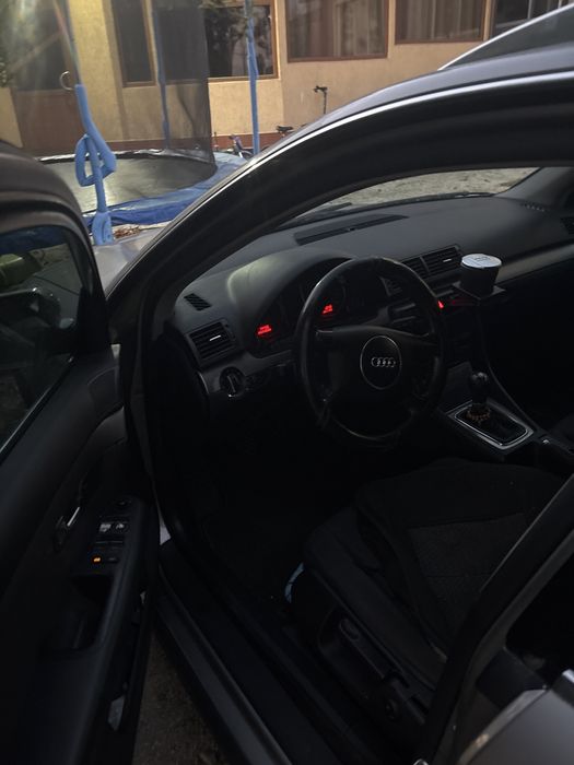 Audi A4 B6 2004 ,2.5 tdi V6 176 коня  обслужена със нови гуми