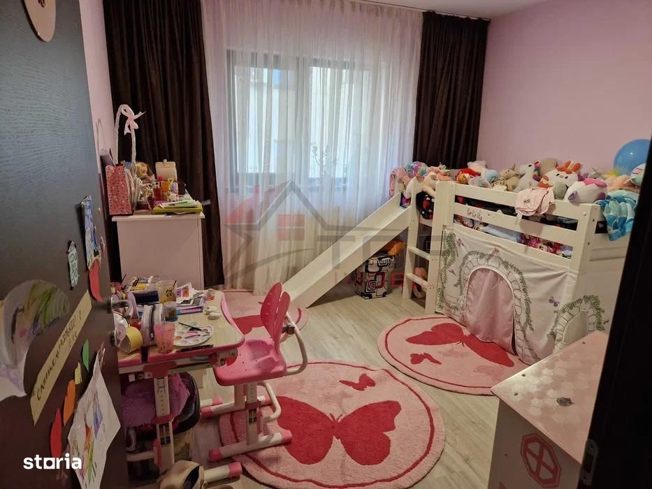 Apartament 3 camere de vanzare, boxa + parcare, Valea Lupului