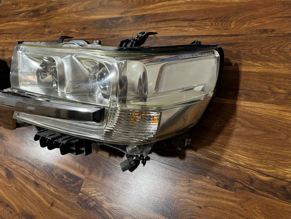 Land crusier 200 ga Fara