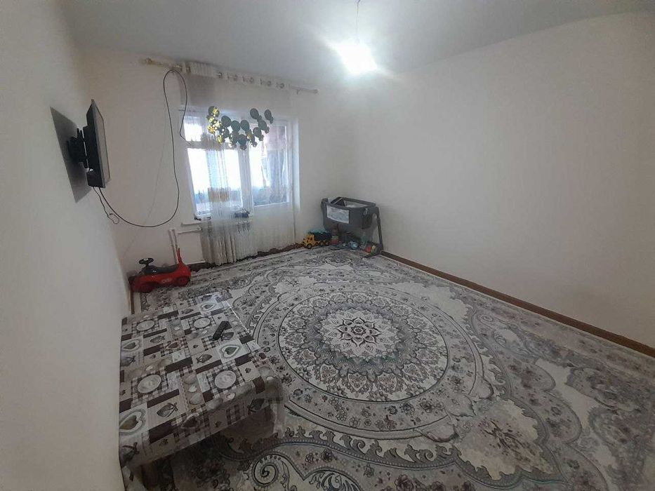 Chirchiq TROISKI 1 xonali uy sotiladi