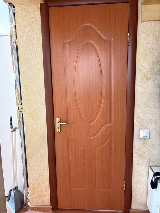 Двери межкомнатные Б/у