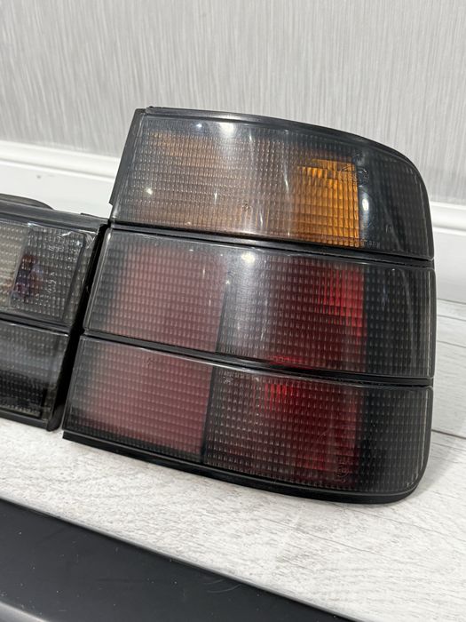 Hella Dark задние плафоны на BMW e34