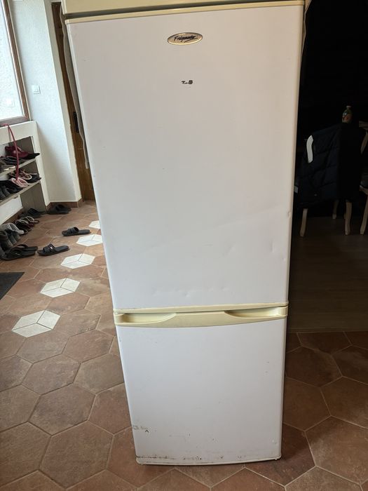 Хладилник с фризер Fridgemaster, neo