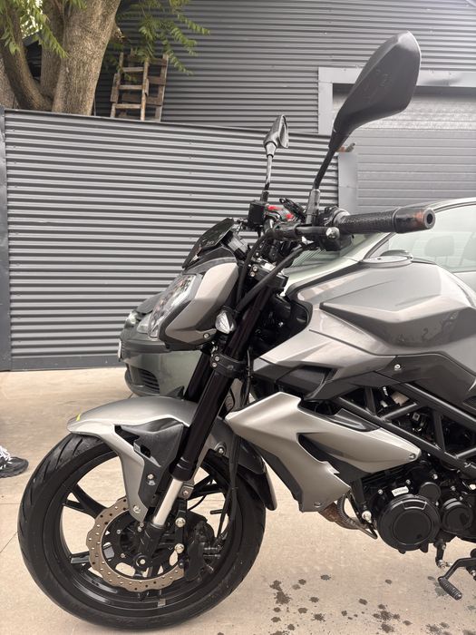 Motocicleta 16 ani benelli bn 125
