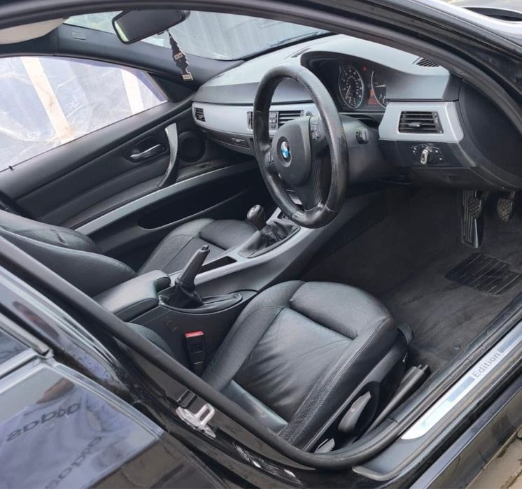 Dezmembrez BMW 320d M Pack E90 LCI an 2011,Recaro,Stopuri Led,Volan M