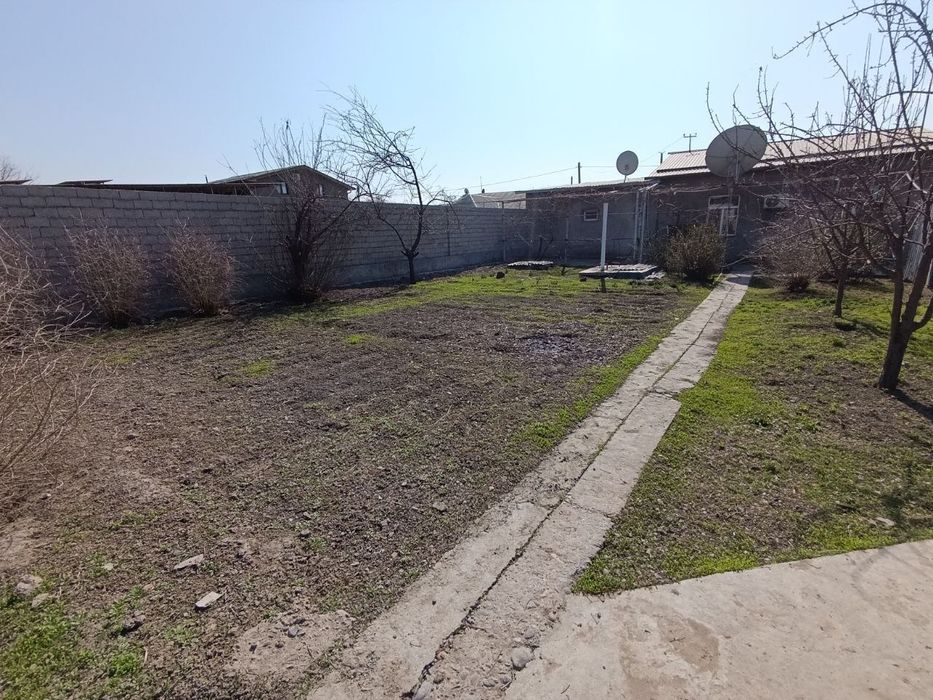 Продаётся земельный участок с домом