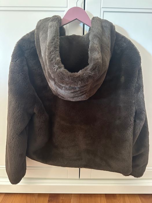 Космато палто Bershka