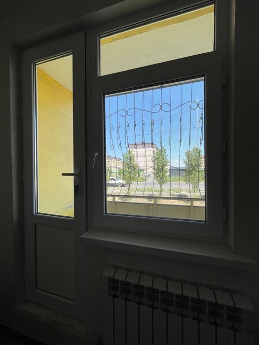 Продаются пластиковые окна с дверями