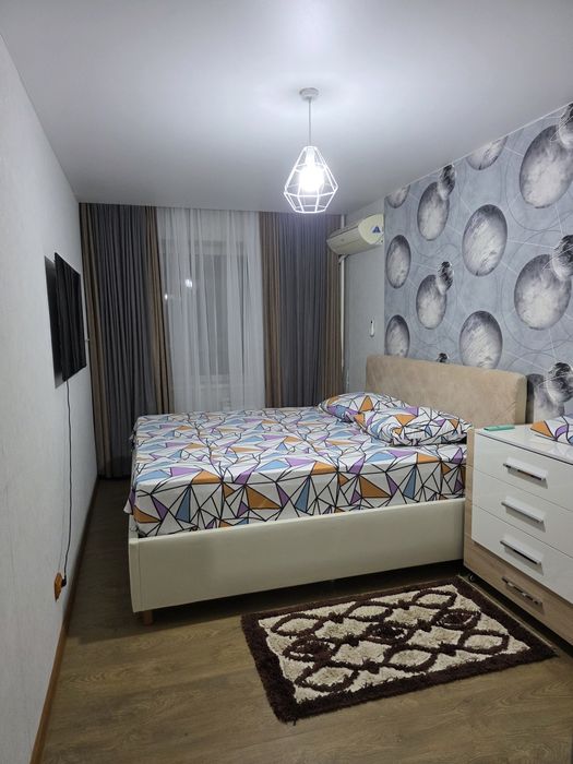 Посуточно 2 ком .кв / центр , 7 мкр .